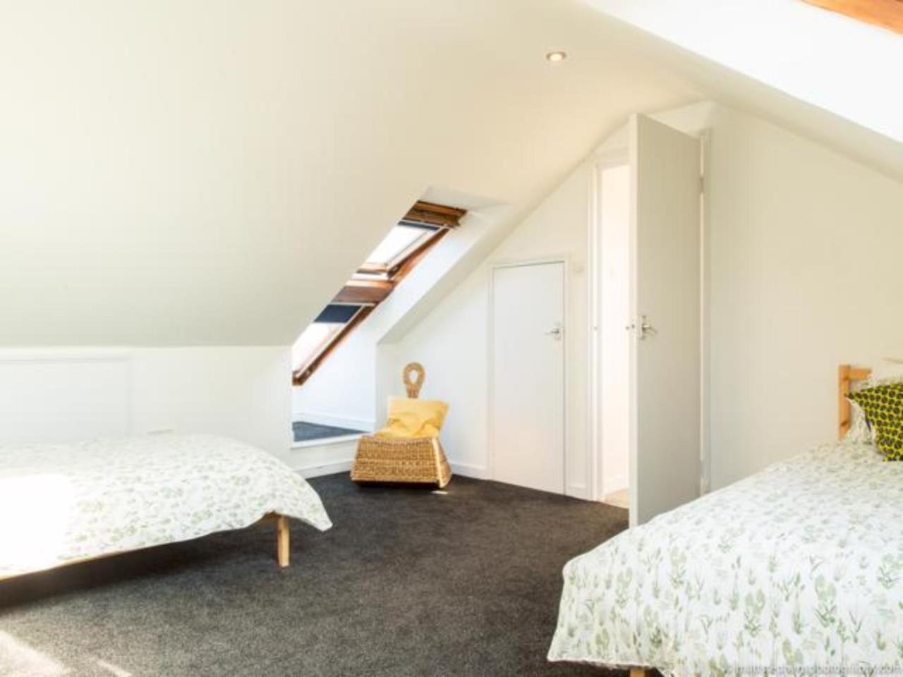 Classic Victorian House Sleeps 8 In East Hove