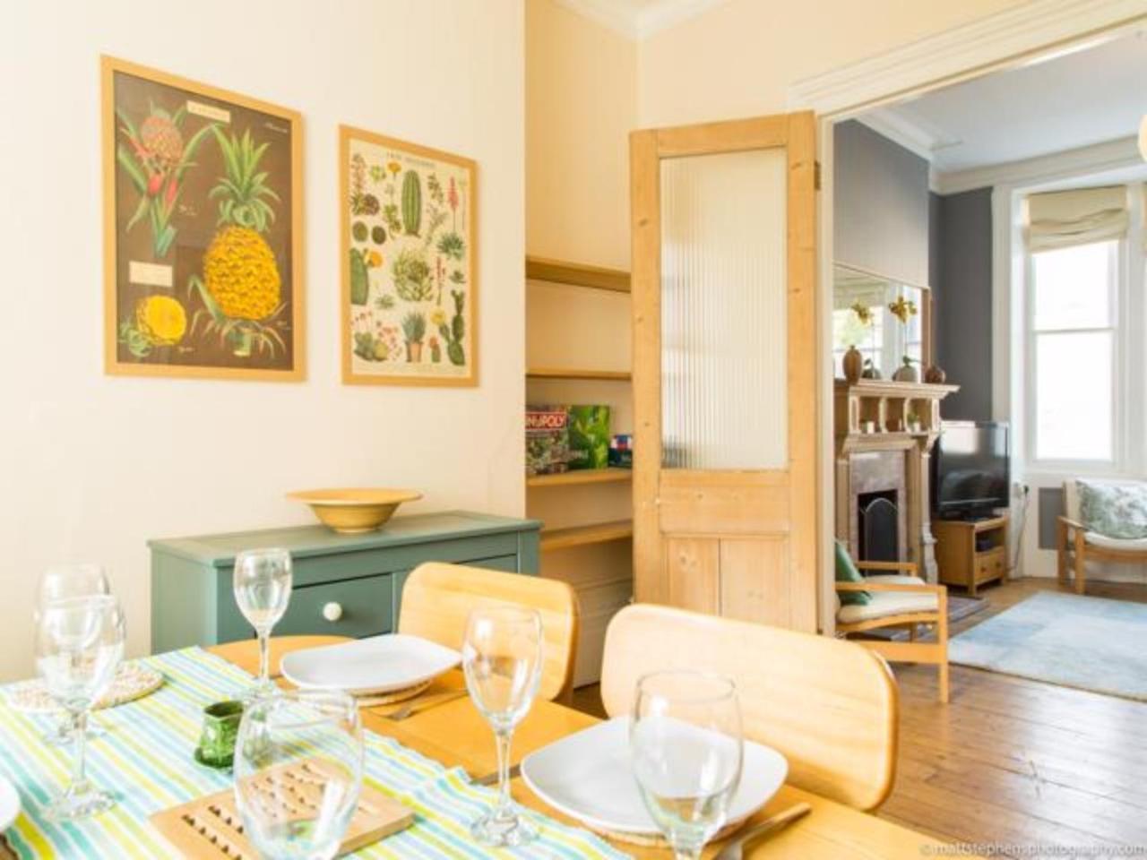 Classic Victorian House Sleeps 8 In East Apartment Brighton